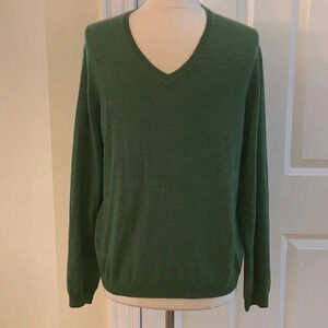 Calvin Klein Mens 100% Extra Fine Merino Wool Sweater V Neck Olive Green Medium